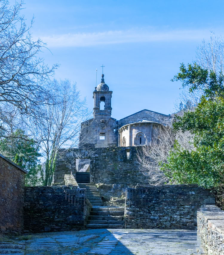 Visita el Monasterio de san Juan de Caaveiro