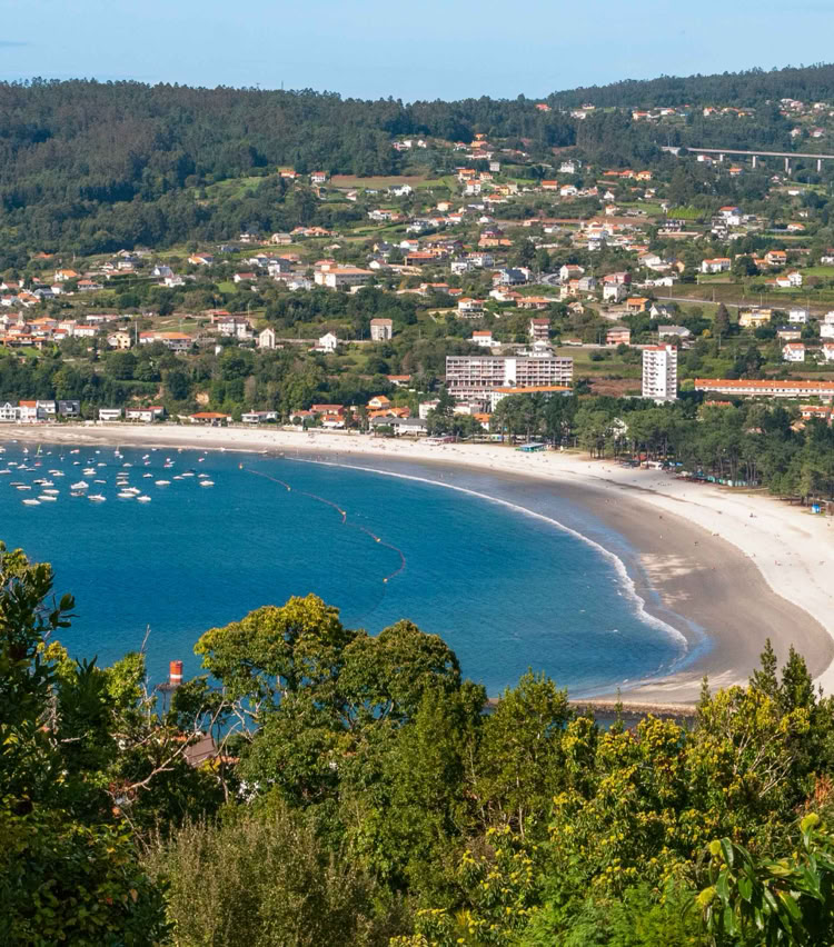 Vista playa A Magdalena, Cabanas